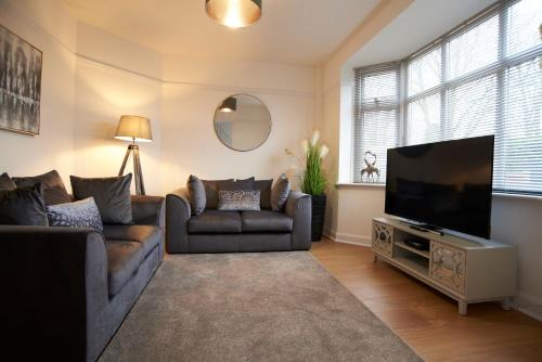 Melton Mowbray House | Doctors lane Stylish 3 Bedroom Family House with Parking