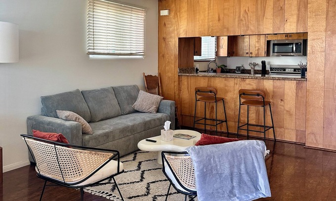Silver Lake House | Dodger Stadium House for Rent! 5bedroom 3 Bath, with private patio!