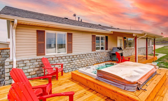 North Snyderville Basin House | Dog-Friendly Home w/Private Hot Tub, Enclosed Yard, Gas Grill, and Central A/C