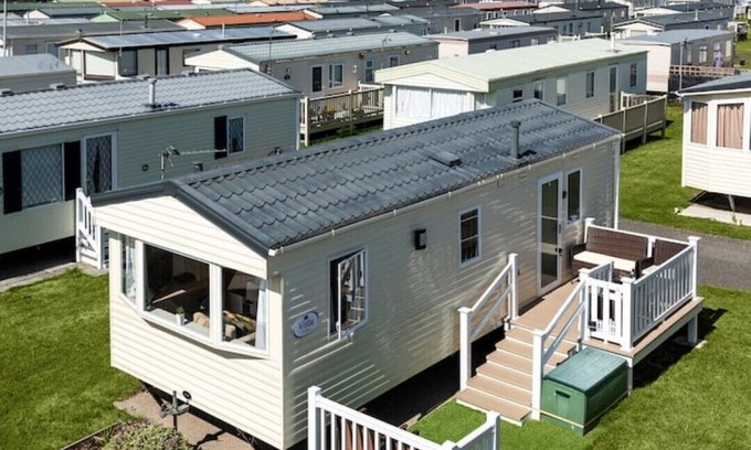 Towyn House | Dog Friendly* Lovely Caravan by the Beach, 4 Berth, Towyn, North Wales