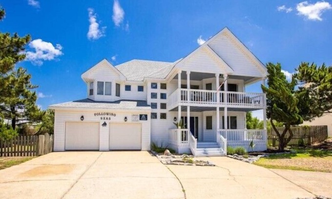 Sandbridge House | Dog Friendly-Oceanview, 3 BD 2.5 BTH w/Private Pool & Hot Tub
