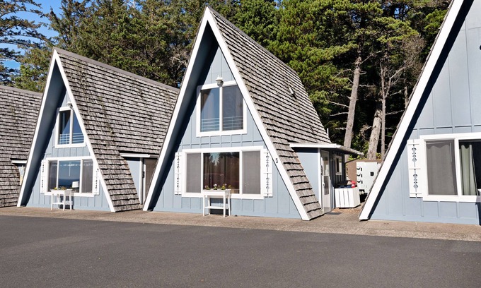 Otter Rock Ski Chalet | Dog-Friendly Oceanfront Chalet with Views of Pacific