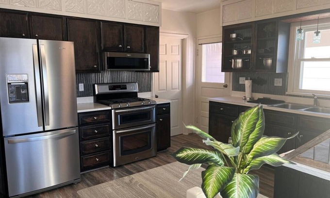 Windsor House | Dog Friendly ~ Old Town Windsor ~ Locust Abode