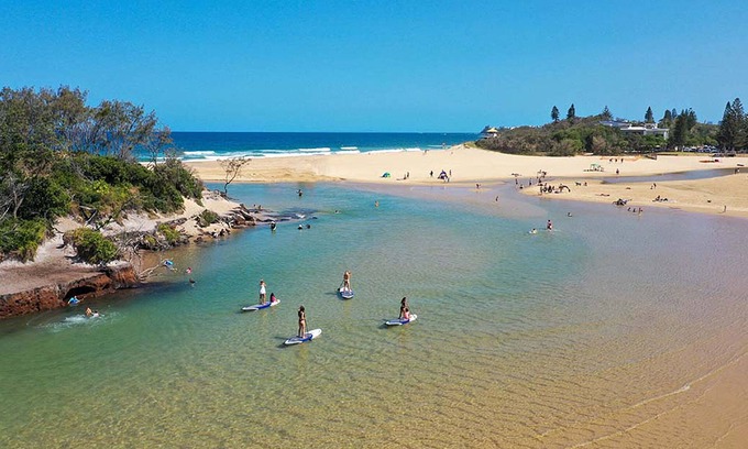 Currimundi House | Dog friendly, spacious duplex, close to beautiful Currimundi beach.