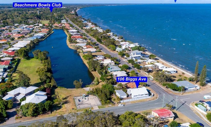 Beachmere House | Dog Lovers Retreat - Beachmere