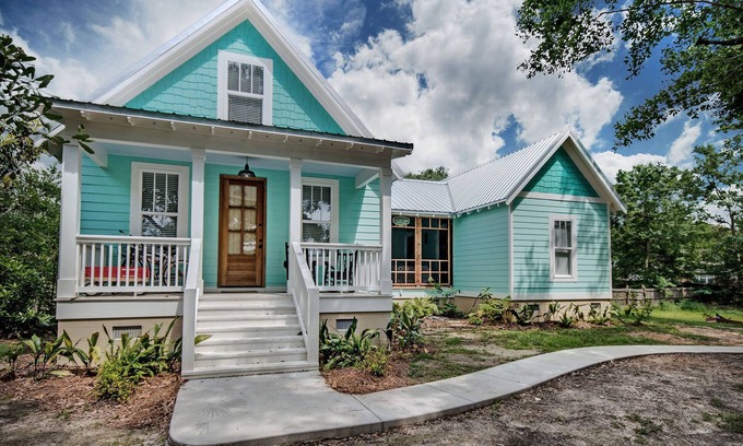 Ocean Springs Cottage | Dogtrot Cottage Near Downtown, Shearwater Pottery, and East Beach
