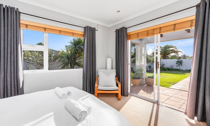 Sunset Beach House | Dolabella 63 - Three Bedroom House, Sleeps 5