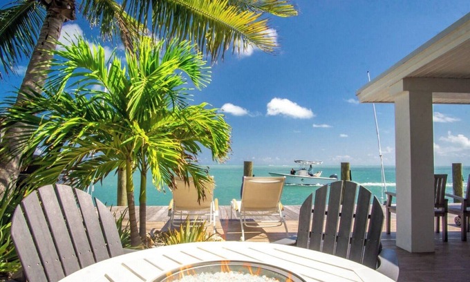 Little Venice House | Dolfan Oceanfront Cottage Direct oceanfront with 5