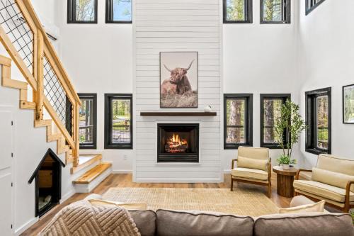Rocky Grove House | Dollys Mountain Retreat - Brand New