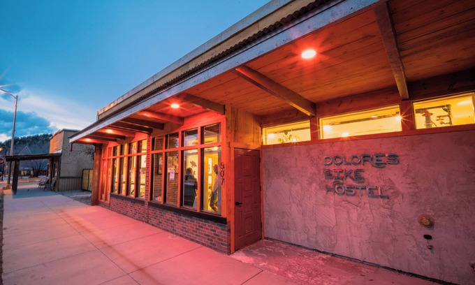 Lewis Hostel | Dolores Bike Hostel