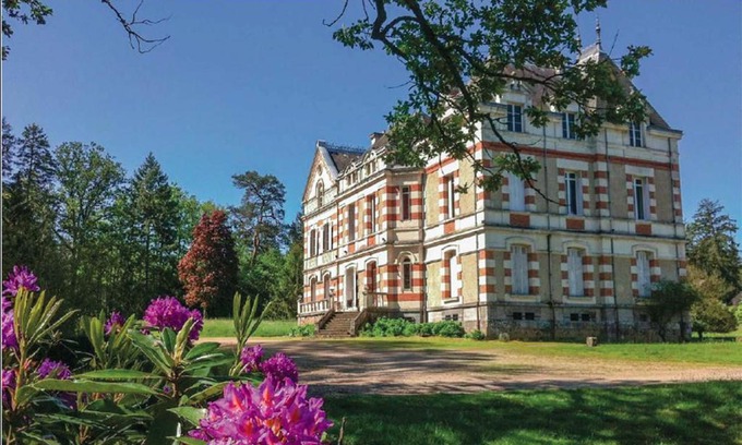 Souvigne-sur-Sarthe House | Domaine de la Haute-Porte