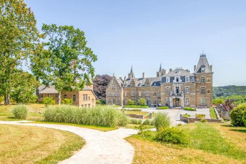 Maillen Hotel | Domaine de Ronchinne - Château et Ecuries