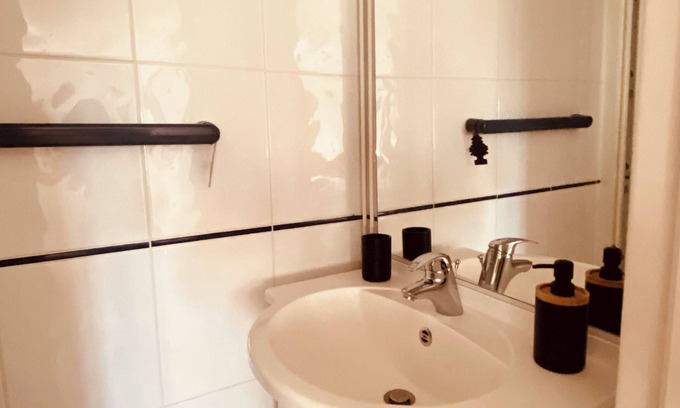 Colleville-Montgomery House | Domaine La Balanderie, sleeps up to 20 (Terrace, large park, beach 1.5km away)