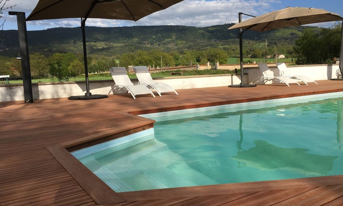 Dore-lʼEglise Bed & Breakfast | Domaine La Reveille