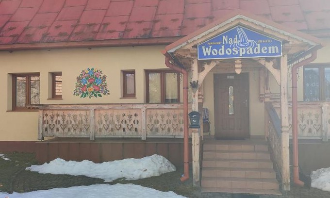 Czarny Dunajec Ski Chalet | Domek nad wodospadem