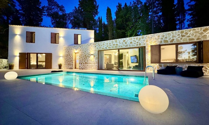 Achilleio Villa | Domenico Morani Luxury Villa Concept