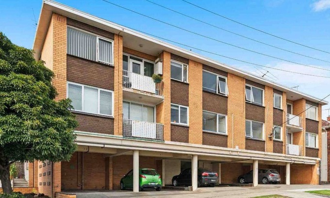 St. Kilda East Apartment | Domi Rentals - The Balaclava Den