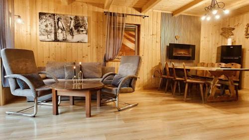 Czarny Dunajec Ski Chalet | Domki u Jacka sauna bilard tenis air hockey piłkarzyki bawialnia plac zabaw