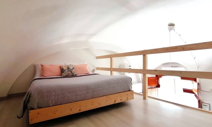 Salandra Apartment | [Domus Helianthus]Cozy Loft, Wifi,Parking