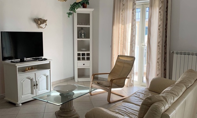 Gizzeria Apartment | Don Michele Apartments " Del Sole"