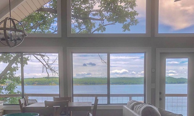 Iuka House | Don's Lake House - Pickwick Lake - Stunning Views