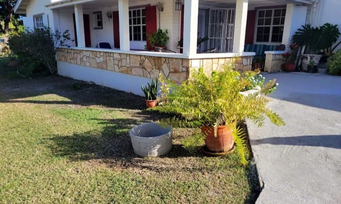 Saint John Parish House | Donhenri House Hodges Bay in Antigua