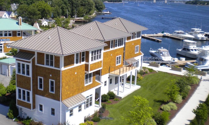 Sturgeon Bay Cottage | Door County Waterfront Cottage