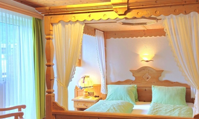 Reith im Alpbachtal Apartment | Doppelzimmer Himmelbett - Neubauhof