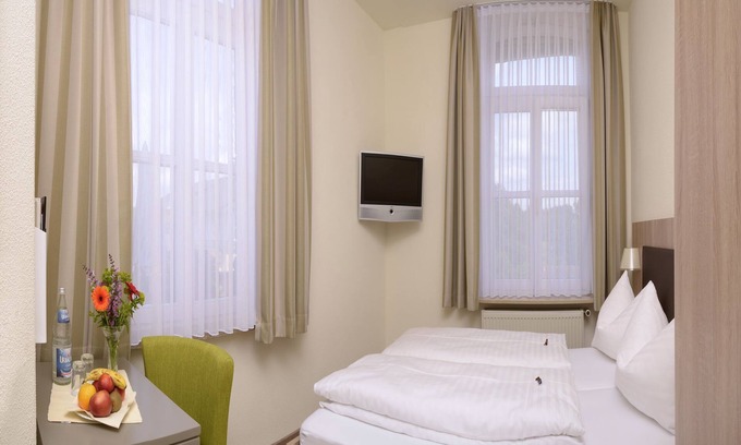 Oberreitnau Apartment | Doppelzimmer Klein 14qm mit WC und Dusche