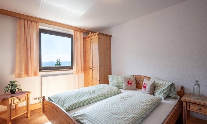 Eben am Achensee Apartment | Doppelzimmer Frühstück - Berggasthof Rofan
