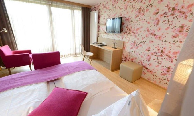 Seeboden House | Doppelzimmer Kirschblüte Frühstück - Hotel Moserhof