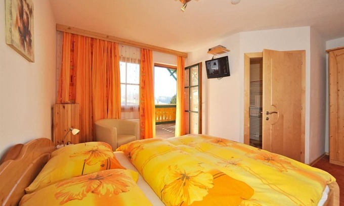 Millstatt Other | Doppelzimmer Nr. 1 und 3 mit Balkon - Landhaus Ebner