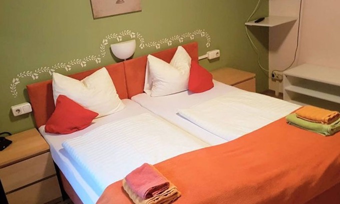 Mondsee Apartment | Doppelzimmer Standard - Pension Göschlberger