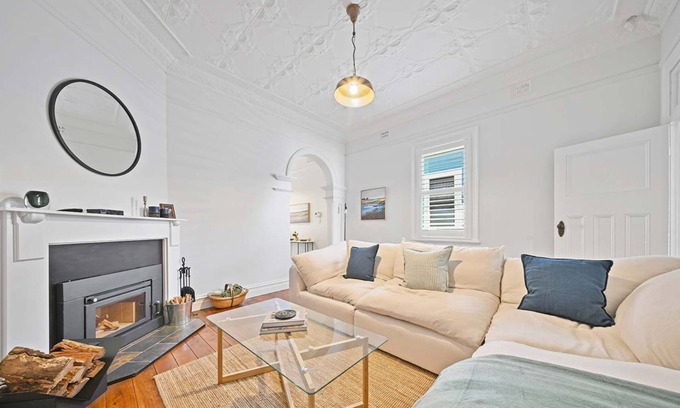 Orange House | Dora Cottage - Heritage, Central & Cosy