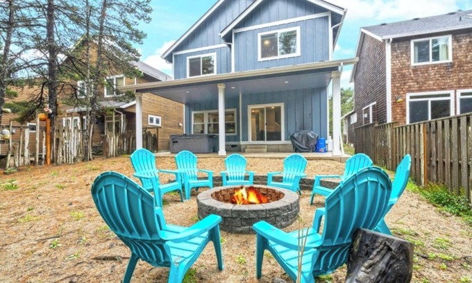 Pacific City House | Dory Haven-NEW! 5 bedrooms, hot tub, walk to beach. 4 king beds!