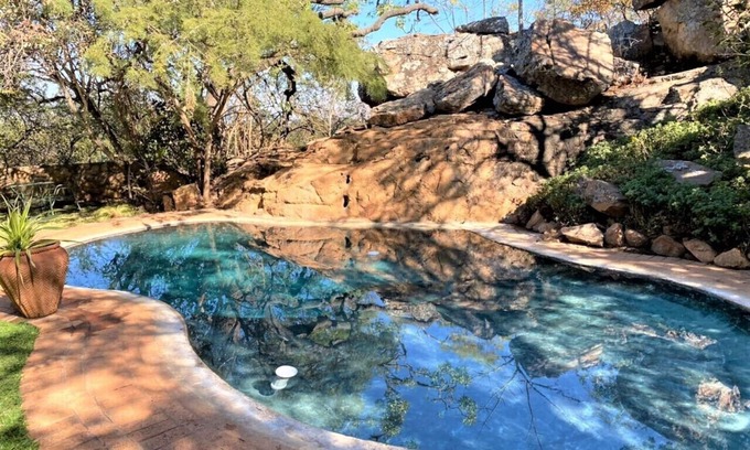 Bulawayo Apartment | Double Lodge in Natural African Bush - 2112