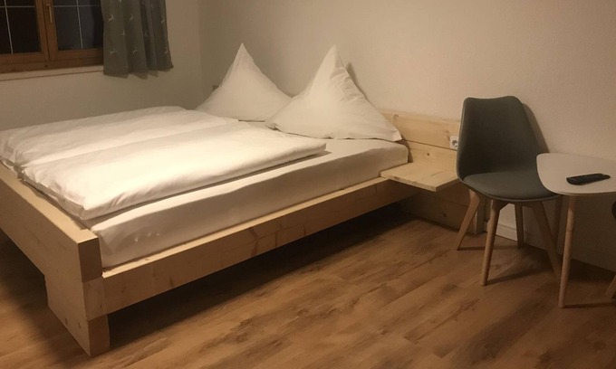 Hirschegg House | Double room (2-3 P) No. 1, shower / toilet - Gasthof Hirsch