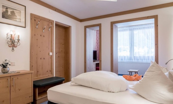 Seefeld Pedestrian Zone House | Double room De Luxe - Das Kaltschmid - Familotel Tirol
