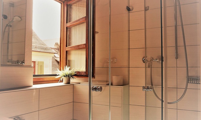 Meersburg Bed & Breakfast | Double room Liechtenstein - Into the fishing net