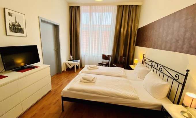 Warnemuende Apartment | Double room menu, directly at the Alter Strom