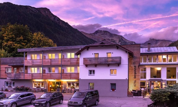 Mallnitz House | Double room, shower, toilet, standard - Hotel Bergkristall