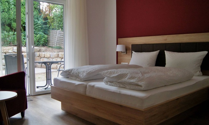 Obersulm Apartment | Double room spring - Winzerhof am Schlierbach