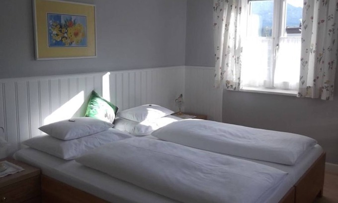 Mondsee House | Double room standard without balcony Nr. 15 - Hotel Garni Stabauer