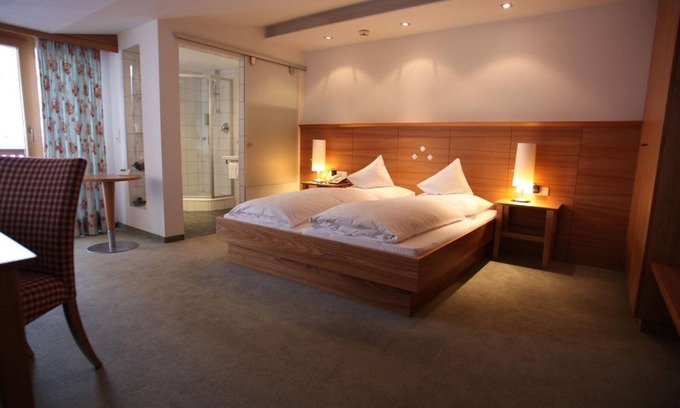 Warth House | Double room Veilchen BB MS - Hotel Walserberg