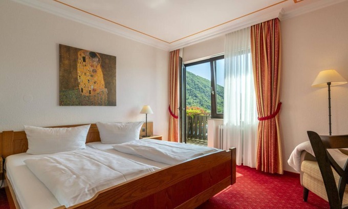 Loef House | Double room with balcony - Moselhotel Zur Traube