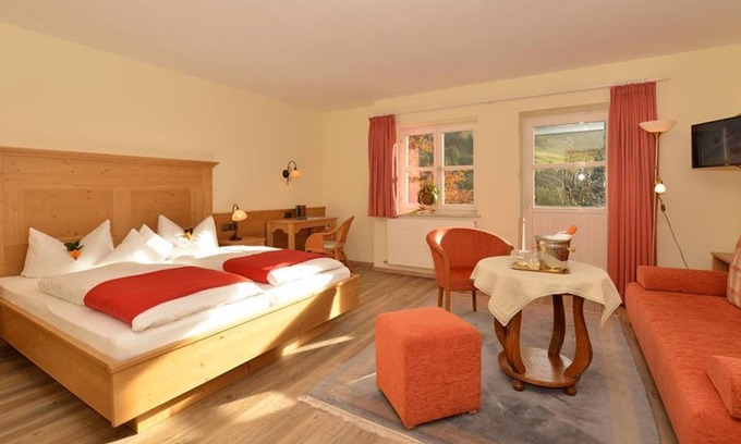 Hirschegg House | Double room with bath, WC "43 46 48 49" - Herzen`s Landhaus