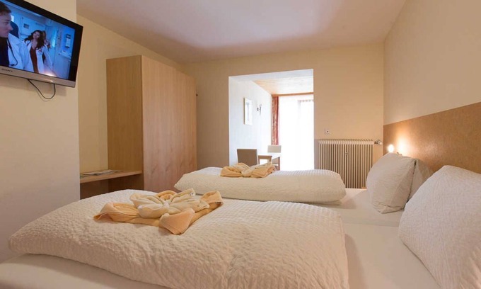 Lingenau House | Double room with mountain view - Familienhotel & Gasthof Adler