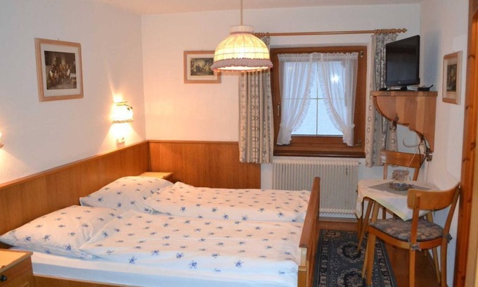 Achenkirch Apartment | Double room with shower and toilet - Landhaus Mayer