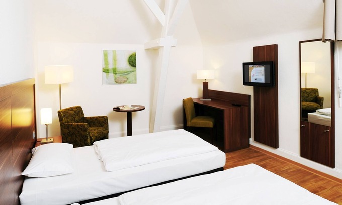 Rastatt Apartment | Double room with shower and WC