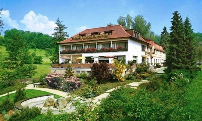 Lindenfels House | Double room with south-facing balcony 07 - Odenwald Sterne-Hotel Wiesengrund
